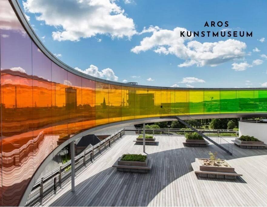 Ferienwohnung Bo Med Stil Og Udsigt Til Aarhus Lystbadehavn Exterior foto