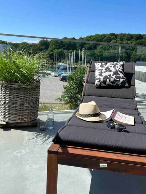 Ferienwohnung Bo Med Stil Og Udsigt Til Aarhus Lystbadehavn Exterior foto