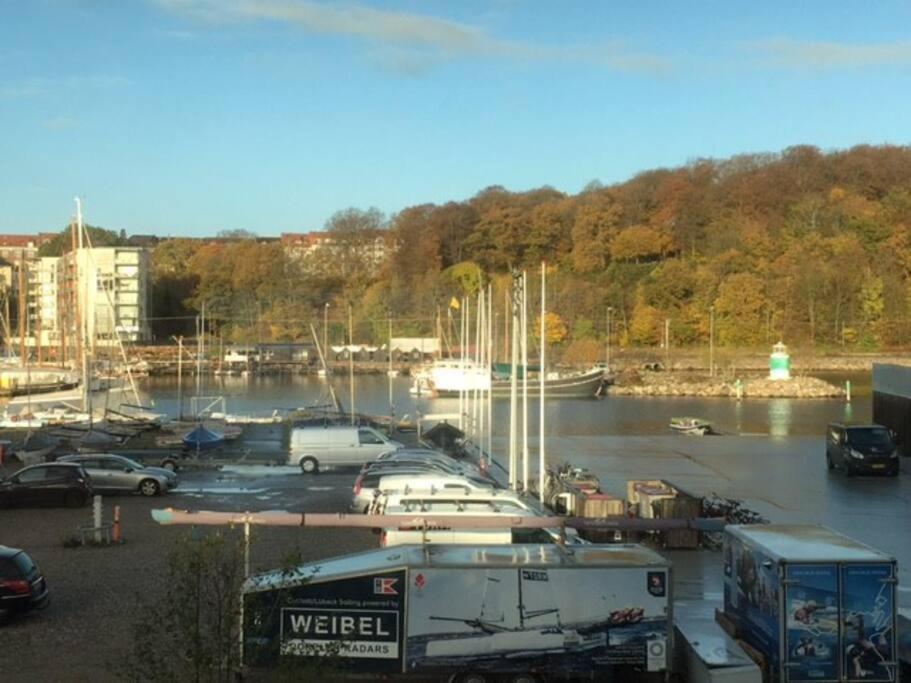 Ferienwohnung Bo Med Stil Og Udsigt Til Aarhus Lystbadehavn Exterior foto